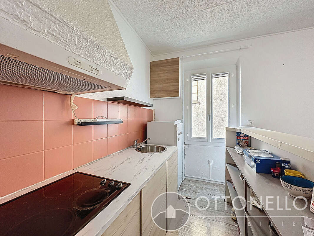 Appartement à ROQUEBRUNE-SUR-ARGENS