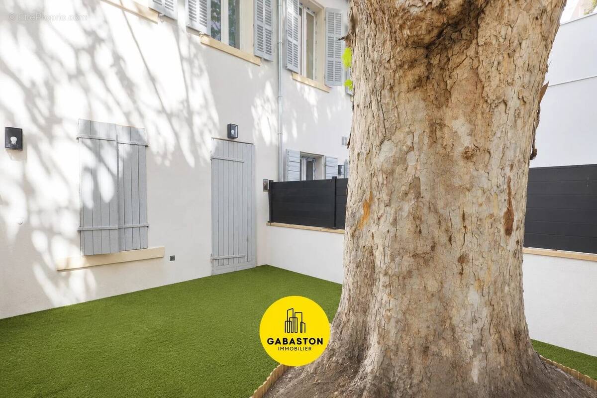 Appartement à MARSEILLE-4E