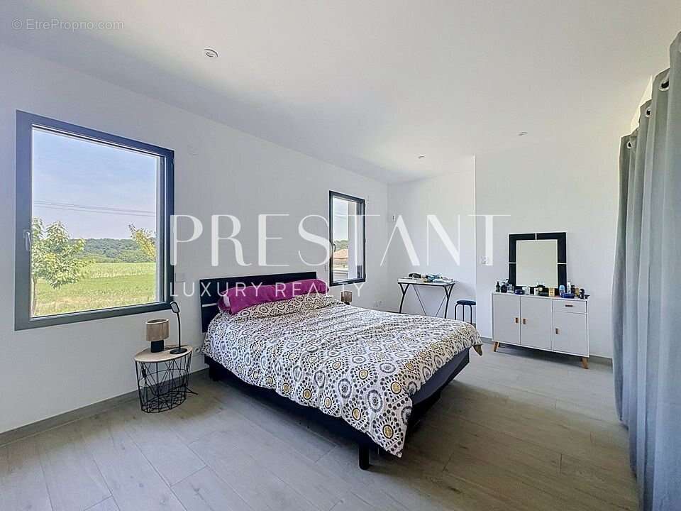 Maison 132 m² à Saint-Geours-De-Maremne  - photo 16