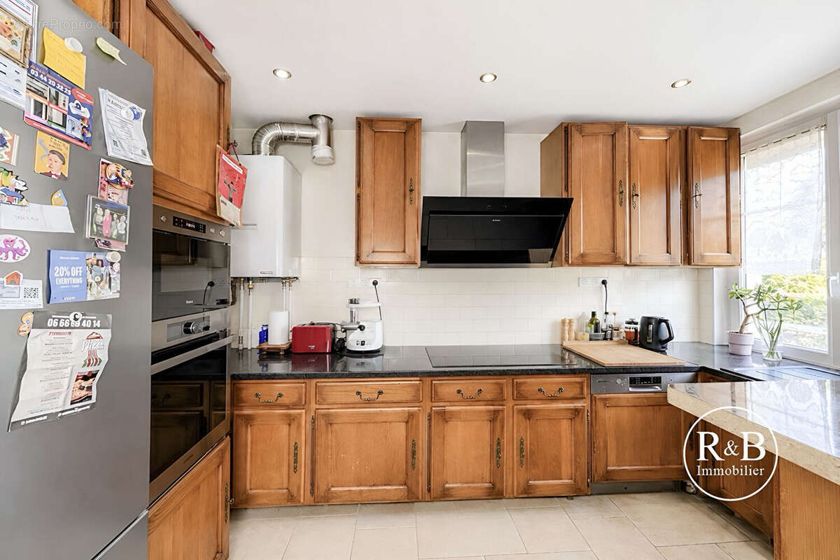 Appartement à LES CLAYES-SOUS-BOIS