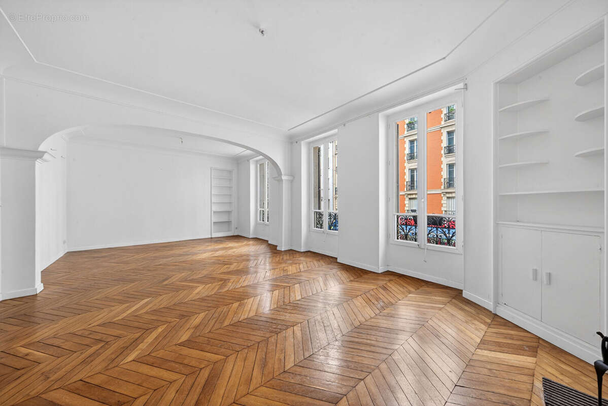 Appartement à PARIS-10E