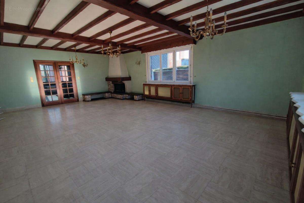 Maison à ALLOUAGNE