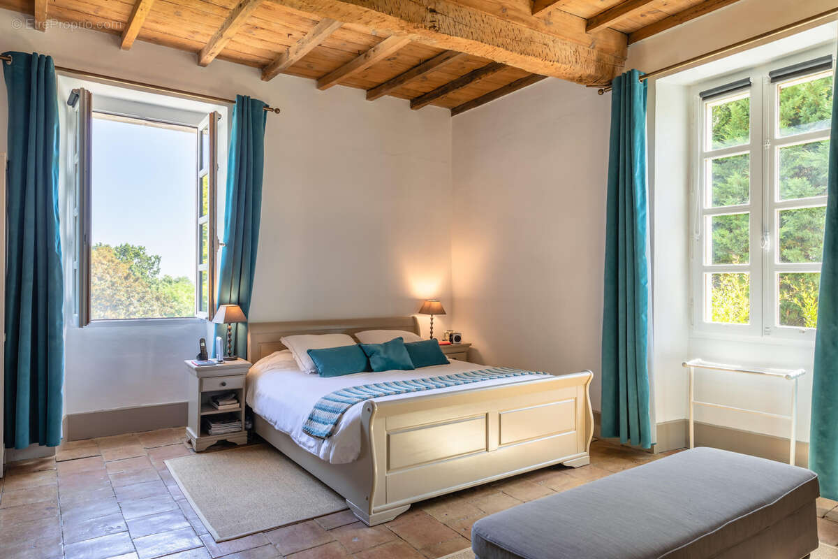Maison à DONNAZAC