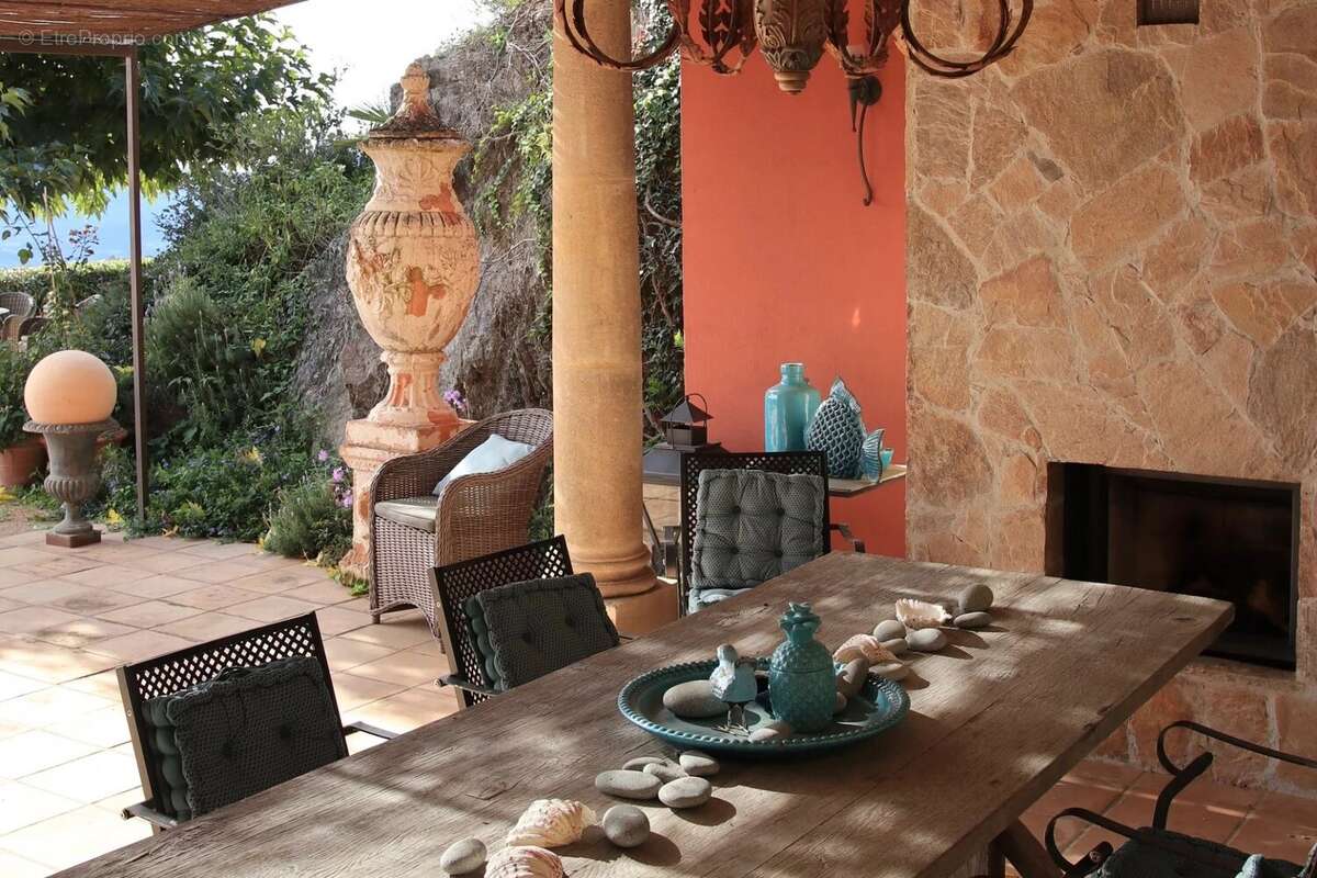 Maison à LA GARDE-FREINET