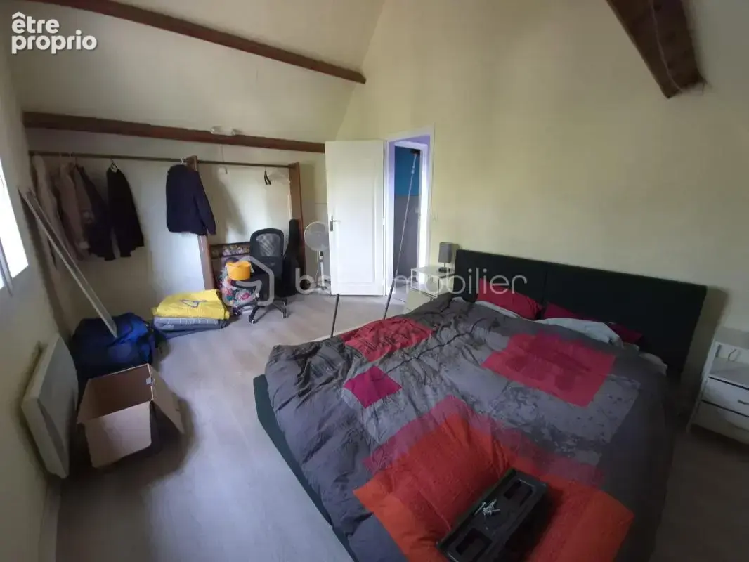 Maison familiale avec grand terrain, garage et dépendance - photo 13