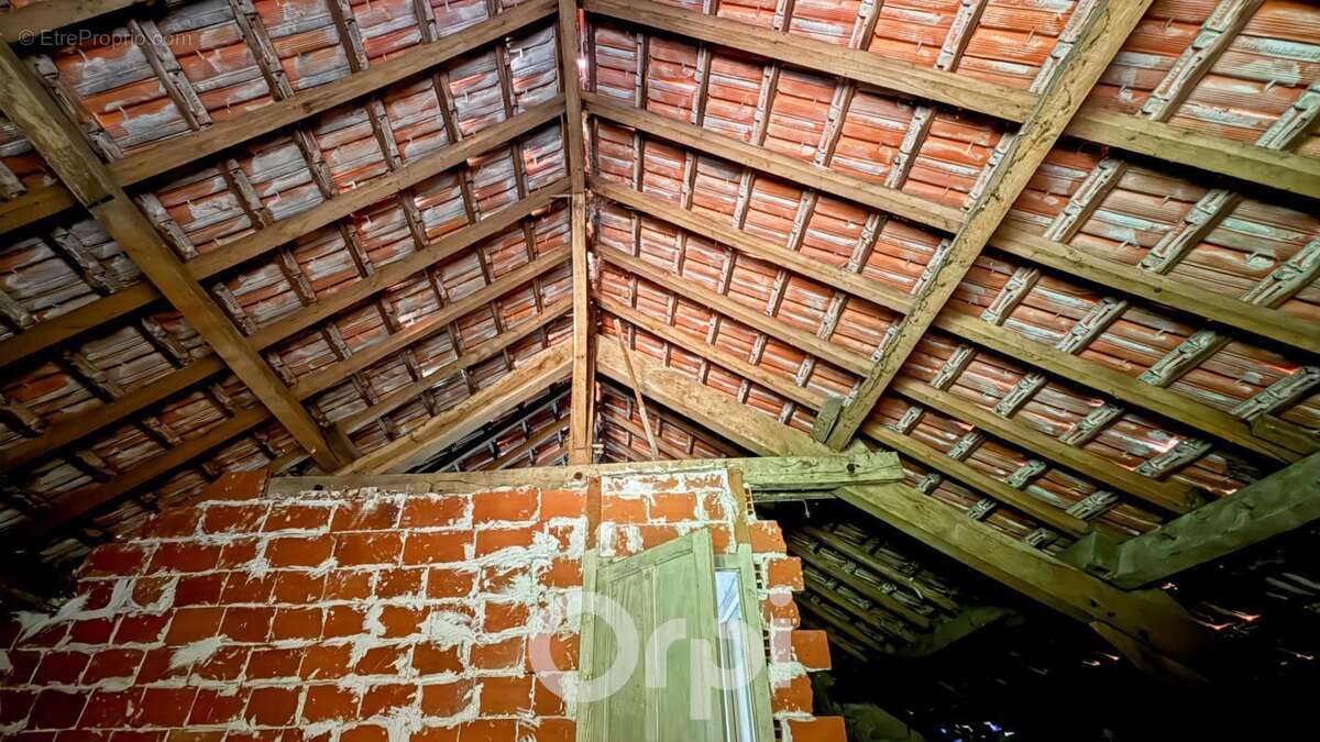 Maison à LA JONCHERE-SAINT-MAURICE