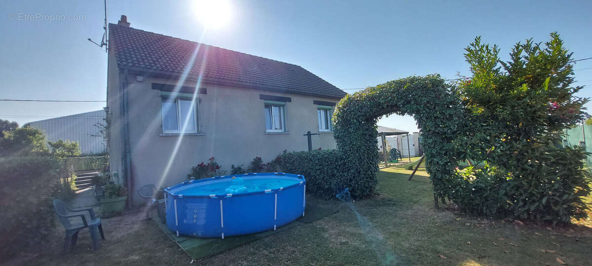 Maison à PLEUMARTIN