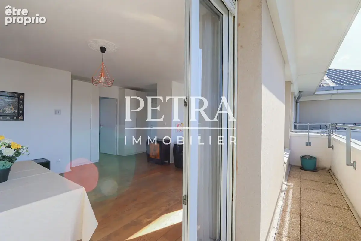 Appartement  5 pièce(s) 96.29 m2 - Centre ville - photo 6