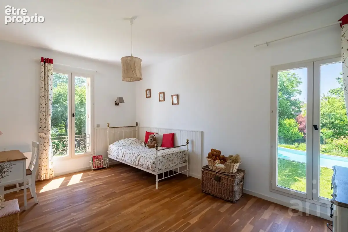 Artigues limite Tresses : Propriété de 221m2 sur 2500m2 - photo 8