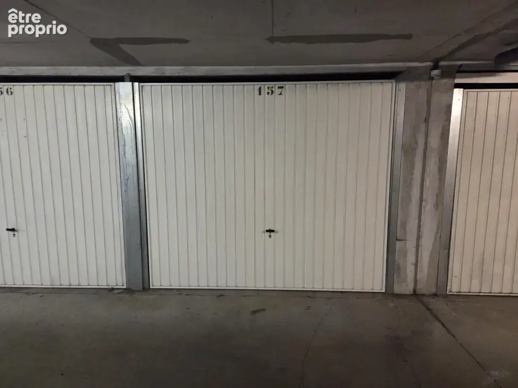 Parking à LYON-5E