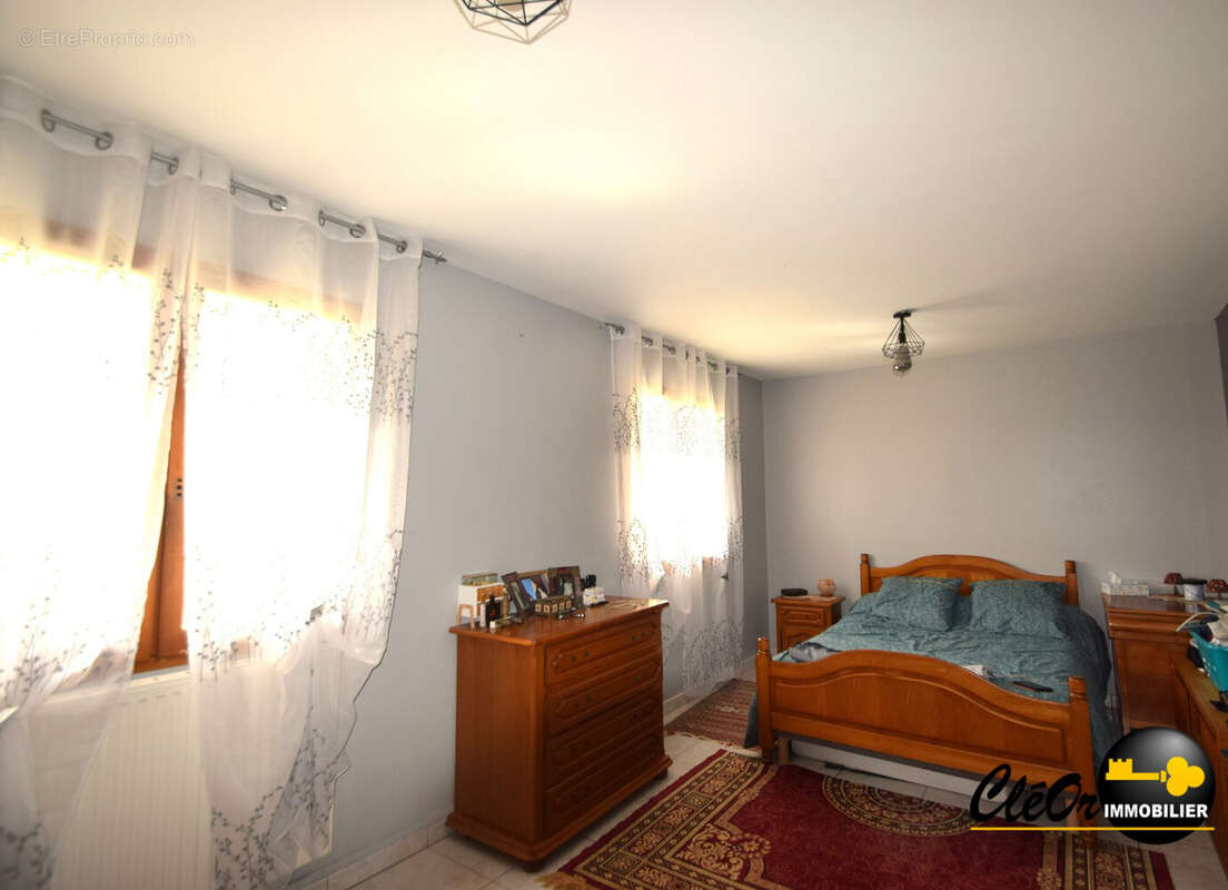 Maison à FARGES-LES-CHALON