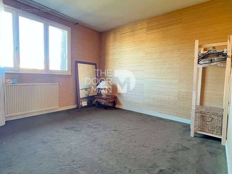 Maison à VERRIERES-LE-BUISSON