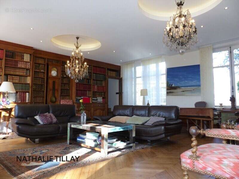 Maison à SAINT-PRYVE-SAINT-MESMIN