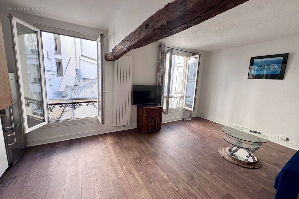 Appartement à PARIS-10E
