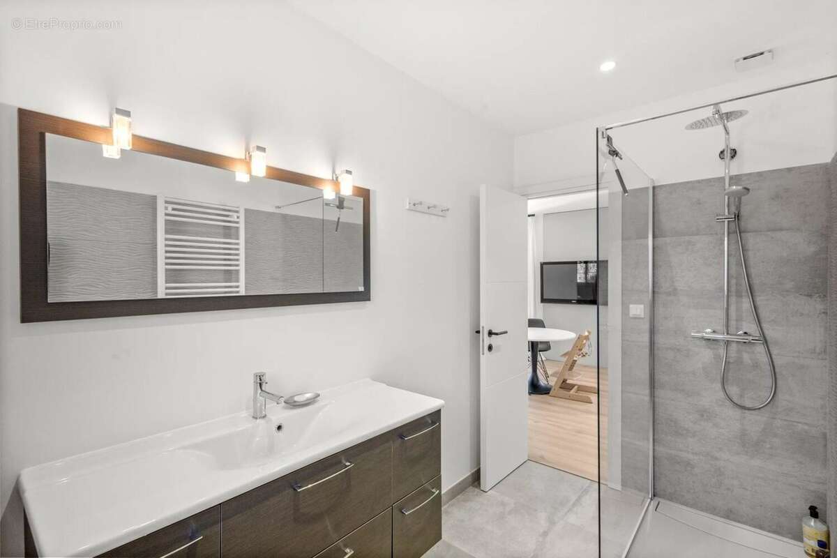 Maison à ROQUEBRUNE-SUR-ARGENS