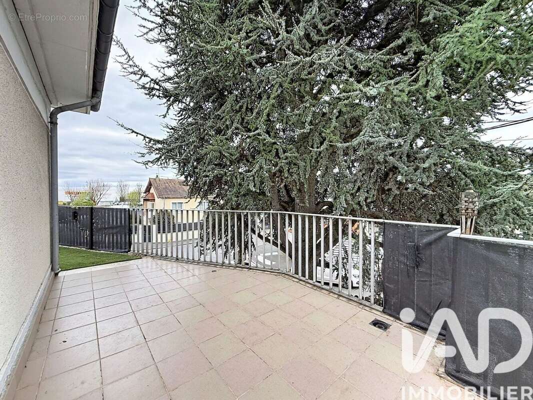 Photo 3 - Appartement à VILLENEUVE-LE-ROI