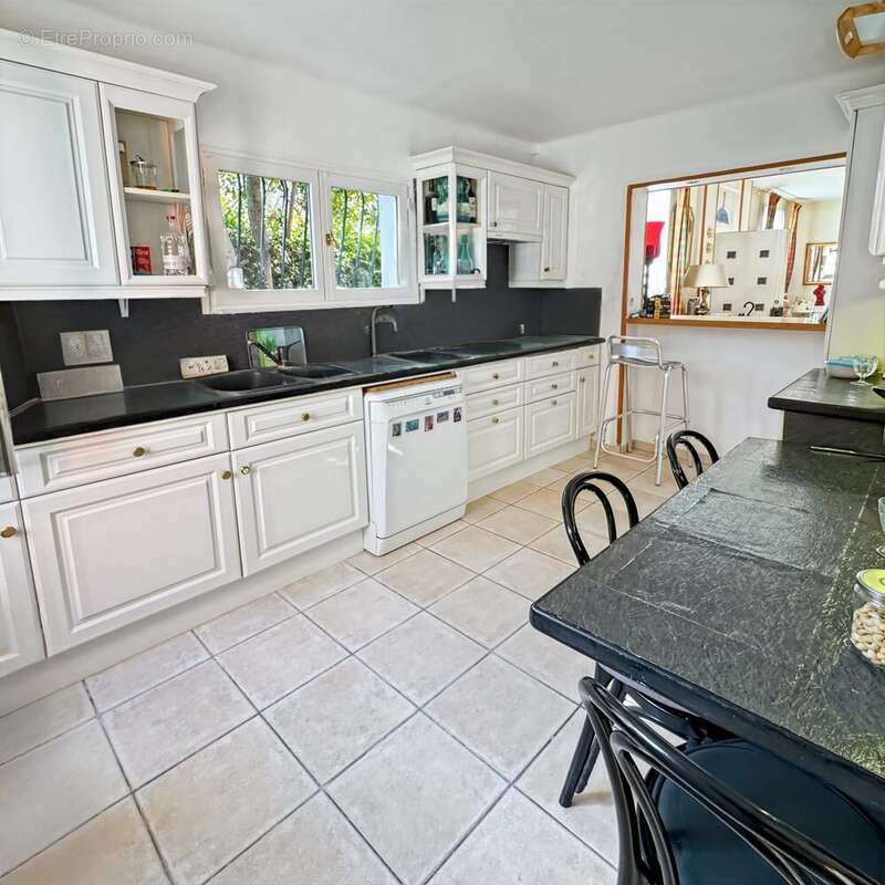 Maison à IVRY-SUR-SEINE