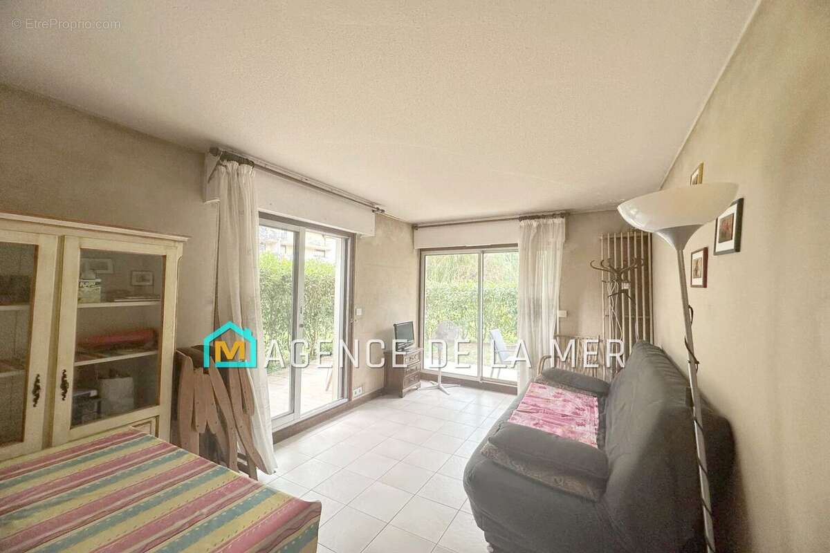 Appartement à MANDELIEU-LA-NAPOULE