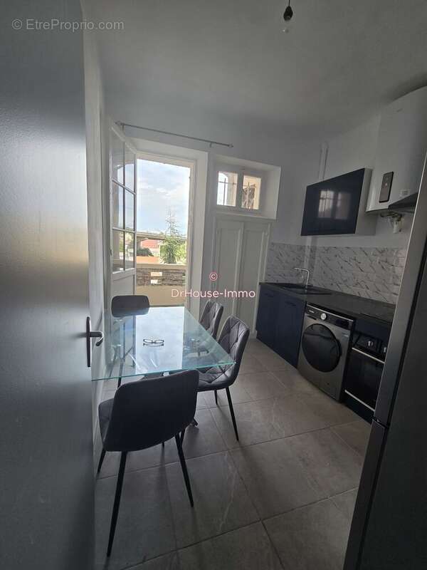 Appartement à MARSEILLE-3E