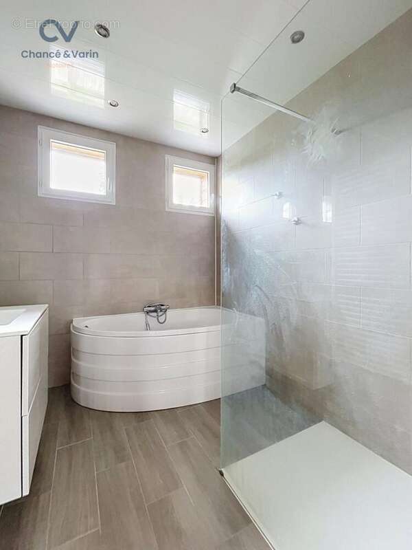 Maison 149 m² à Tordouet  - photo 6
