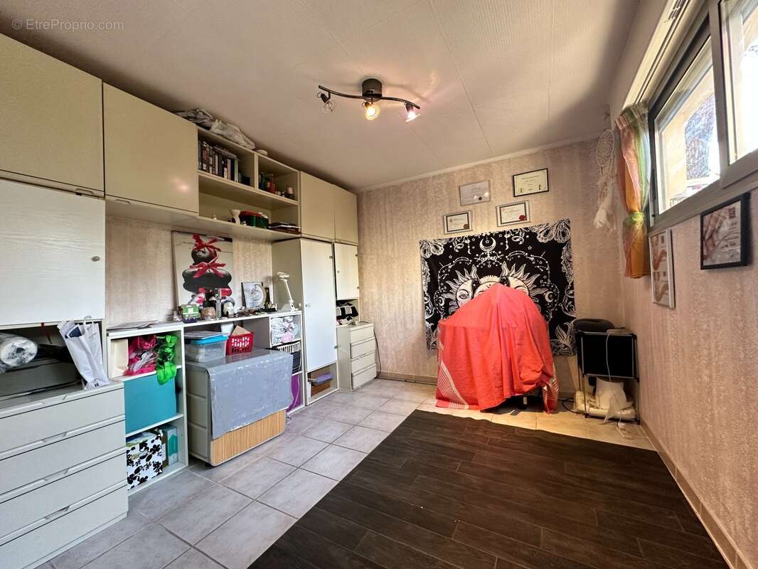 Dpt Alpes Maritimes (06), à vendre ANTIBES Appartement T3 65 m² – Rez-de-jardin, terrasse 40 m² et piscine - photo 13