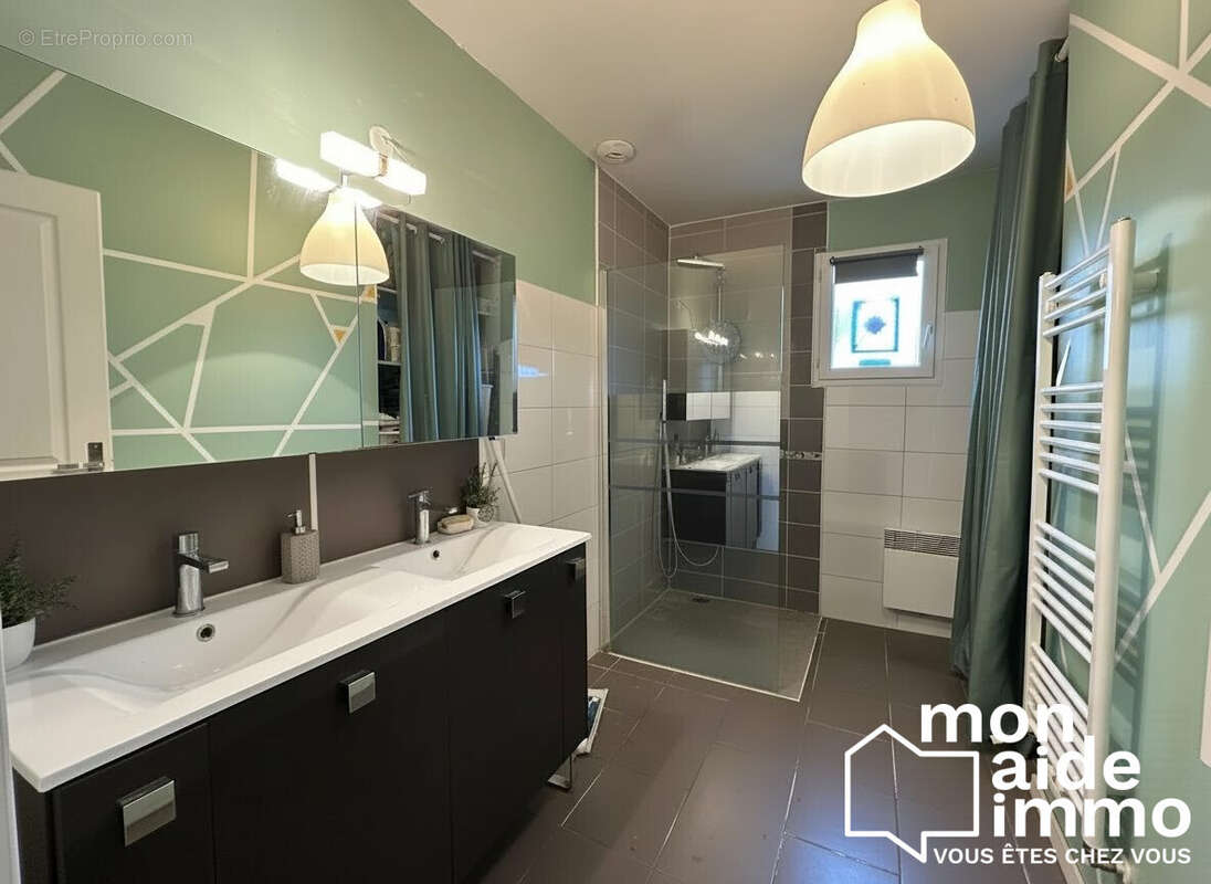 Maison à SAINT-SEURIN-SUR-L'ISLE