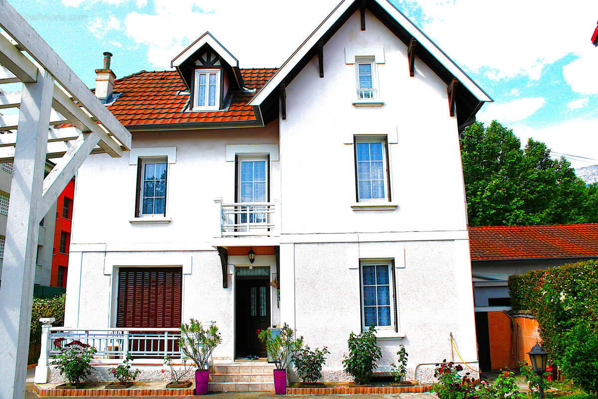 Maison à LE PONT-DE-CLAIX
