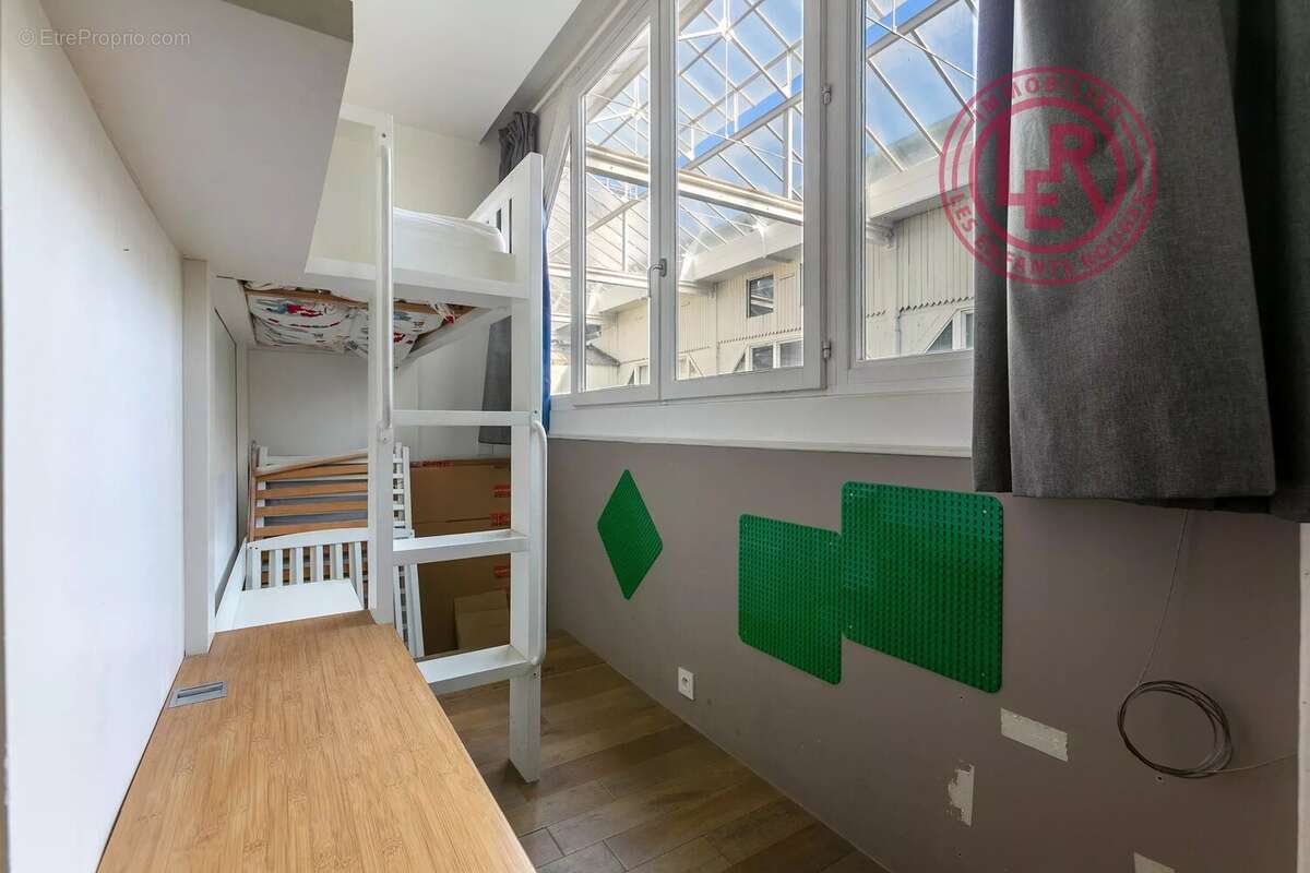 Appartement à PARIS-18E