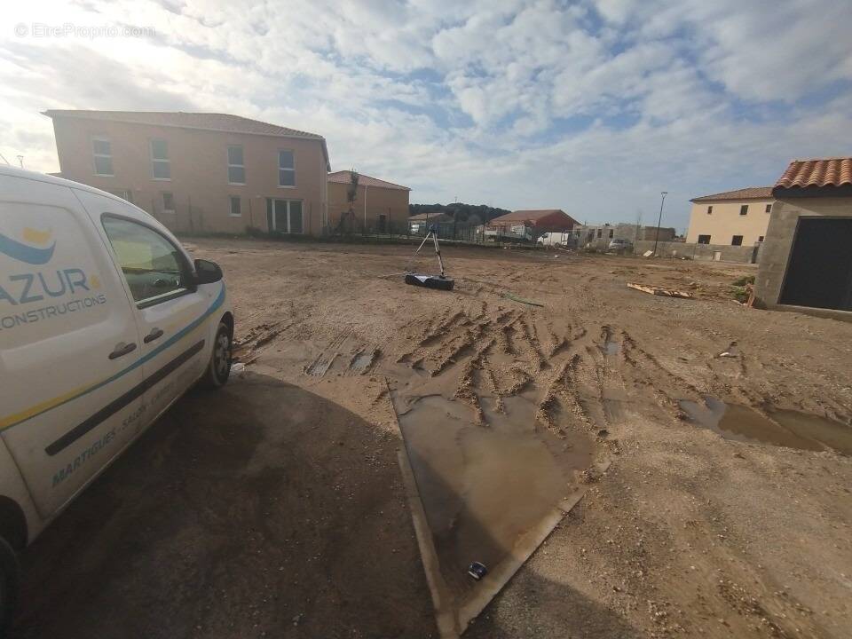 Terrain à PORT-DE-BOUC