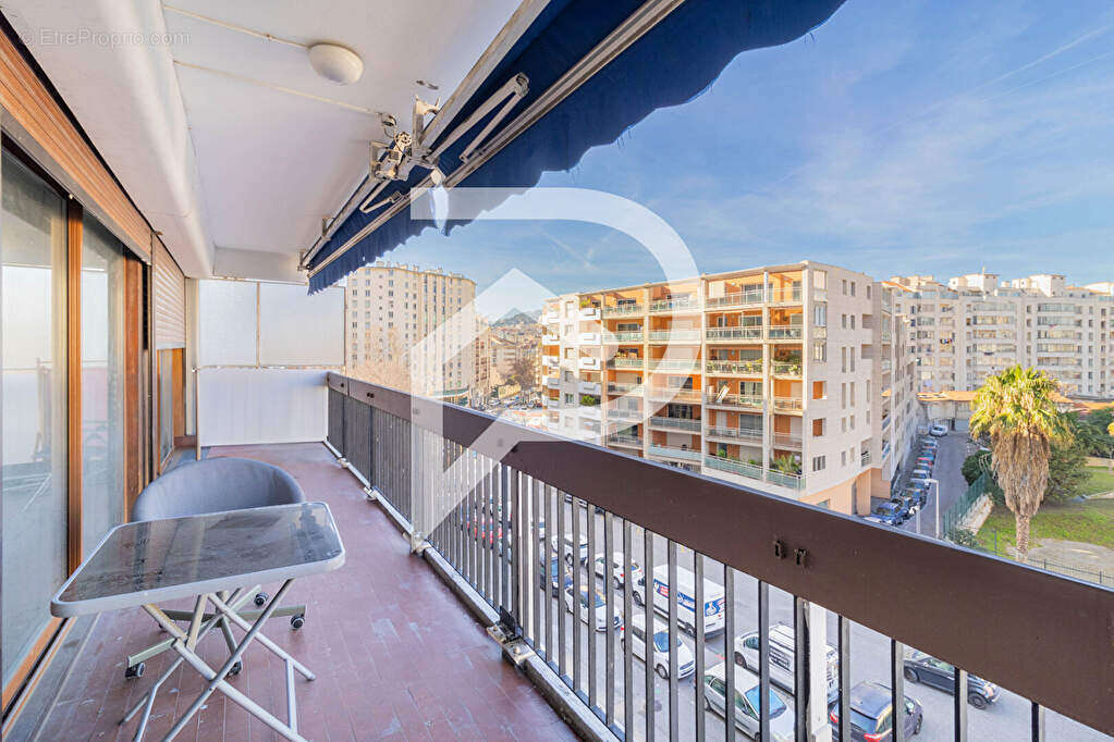 Appartement à MARSEILLE-6E