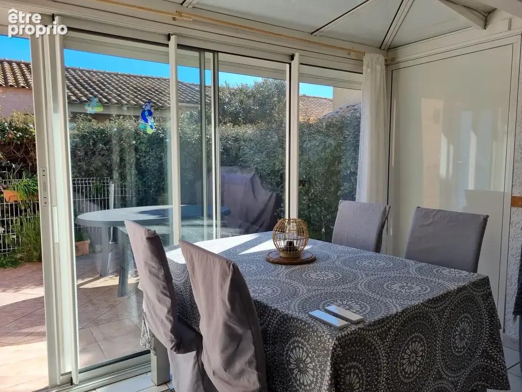 A vendre - gruissan plage - pavillon de plain-pied - bord de mer - 2 chambres - piscine - parking - photo 3