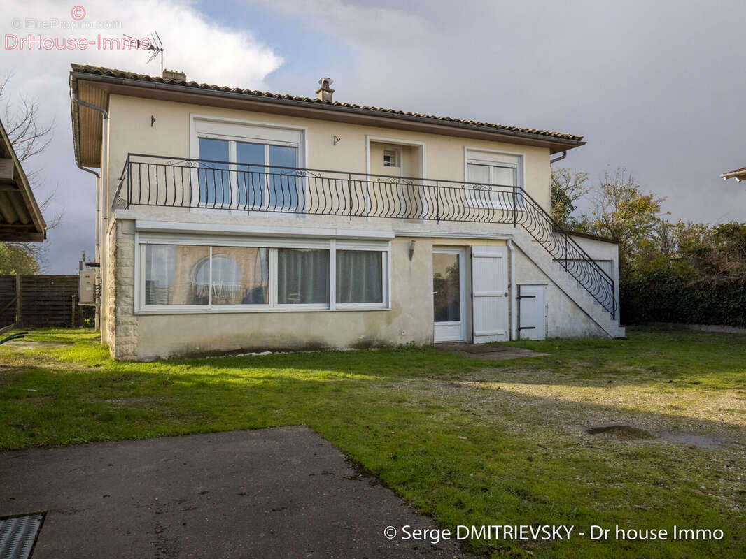 Maison à SAINT-JULIEN-BEYCHEVELLE