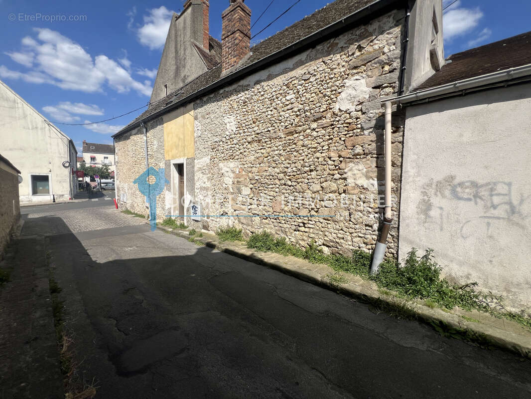 Commerce à LA FERTE-ALAIS