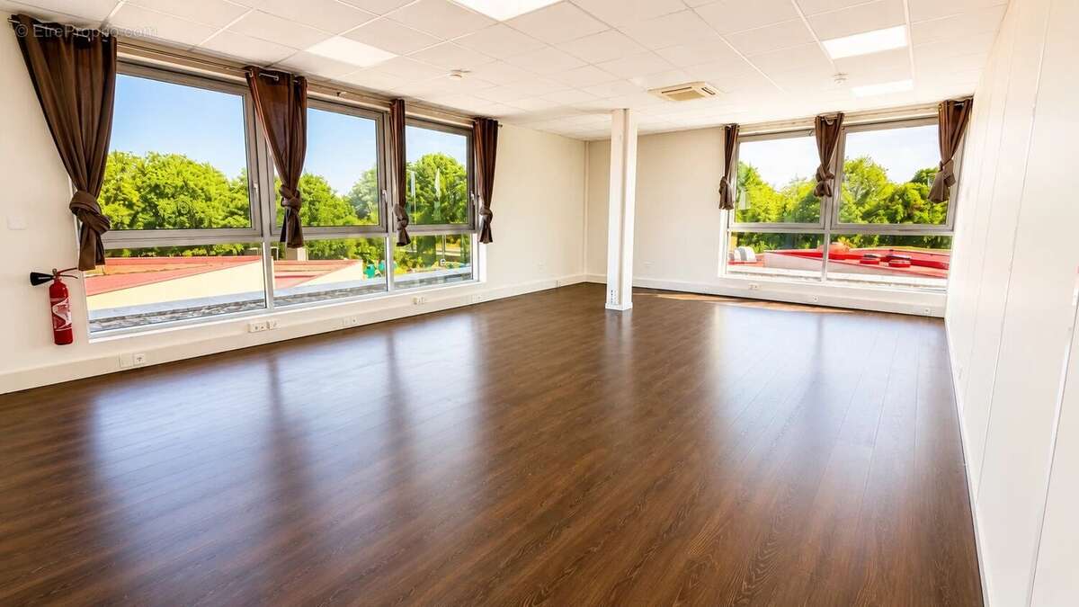 Bureaux - les essarts le roi - photo 4