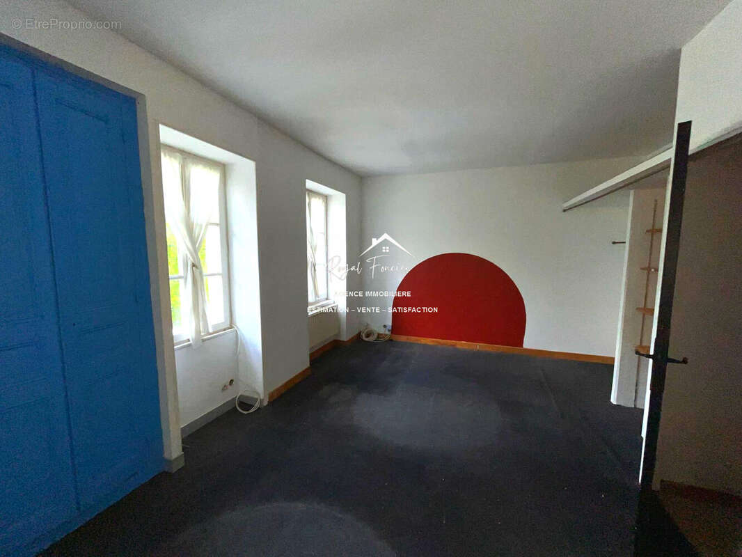 Chambre 1er étage - Maison à DESCARTES