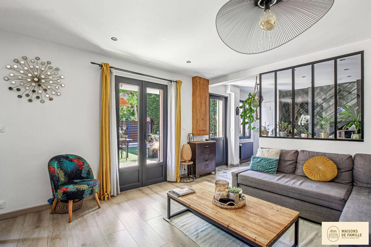 Maison à SAINT-NOM-LA-BRETECHE