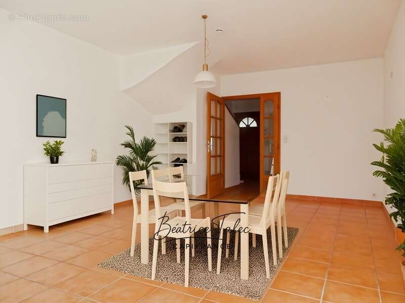 Appartement à LA FARE-LES-OLIVIERS