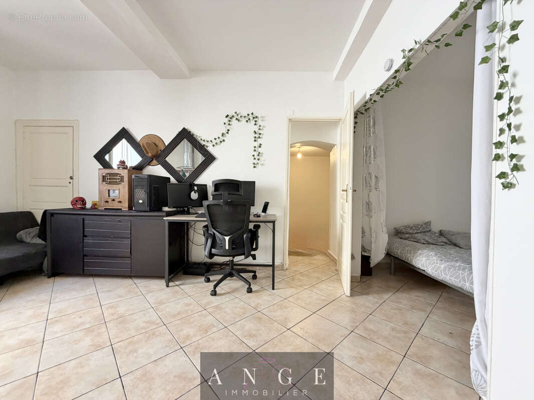 Appartement à SOLLIES-TOUCAS