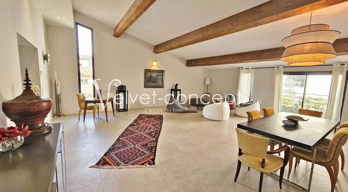 Appartement à VALBONNE