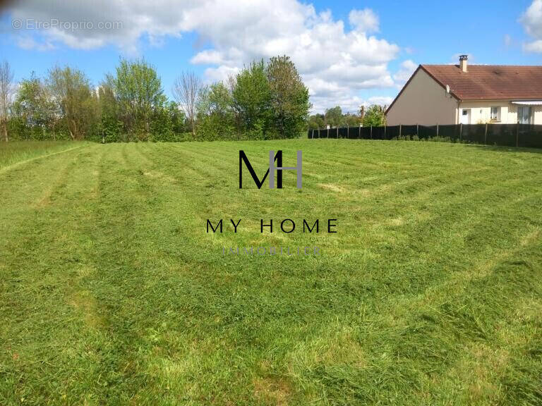Terrain à HAUTERIVE