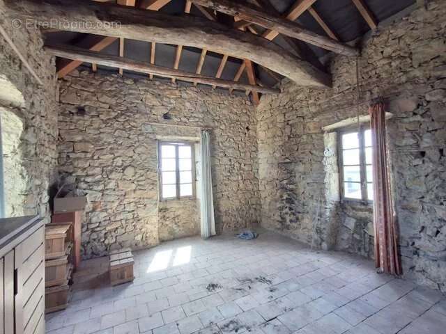 Maison à RUOMS