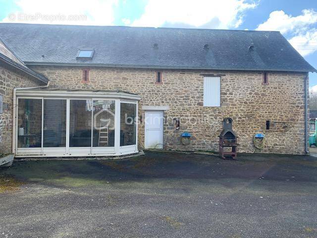 Maison à SAINT-HILAIRE-DU-MAINE