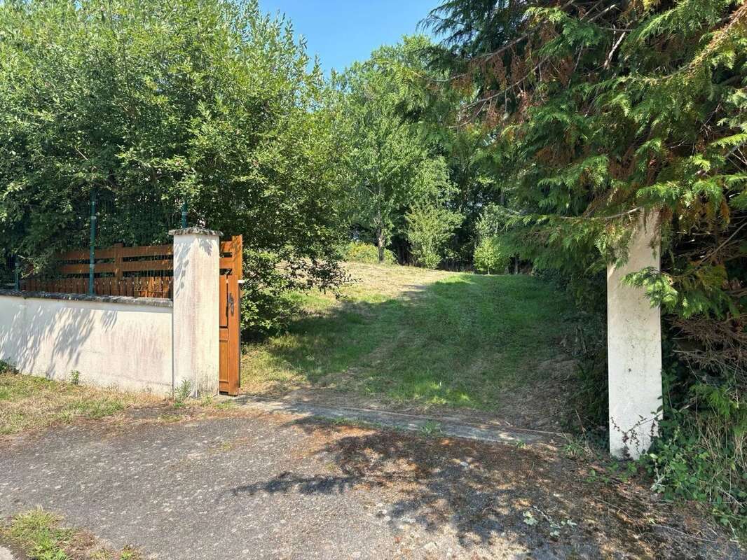 Maison à SAINT-SULPICE-LES-FEUILLES