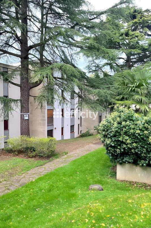 Appartement à BURES-SUR-YVETTE