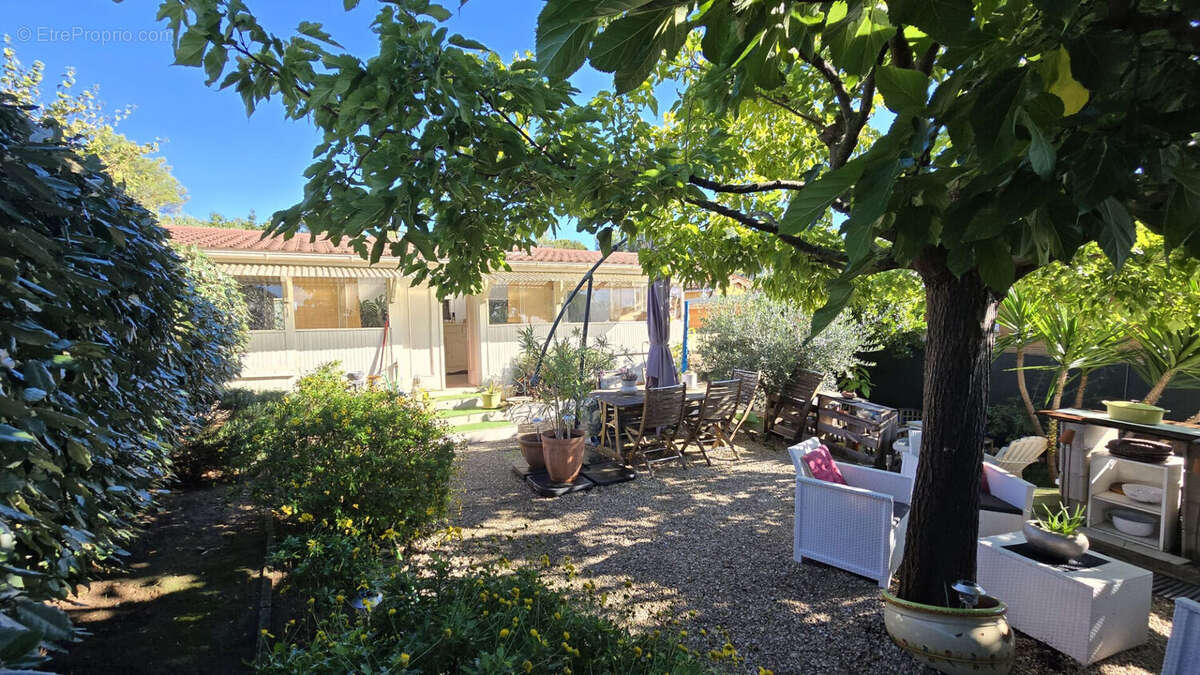 Maison à LE CASTELLET