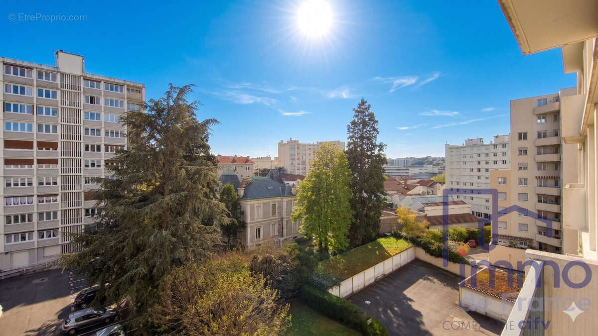 Appartement à SAINT-ETIENNE