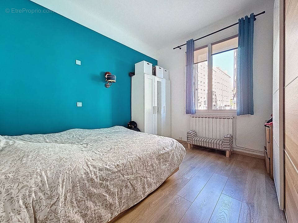 Appartement à MARSEILLE-4E
