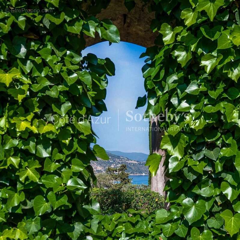 Appartement à ROQUEBRUNE-CAP-MARTIN