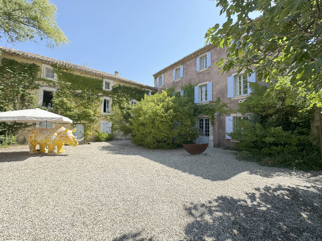 Maison à L'ISLE-SUR-LA-SORGUE