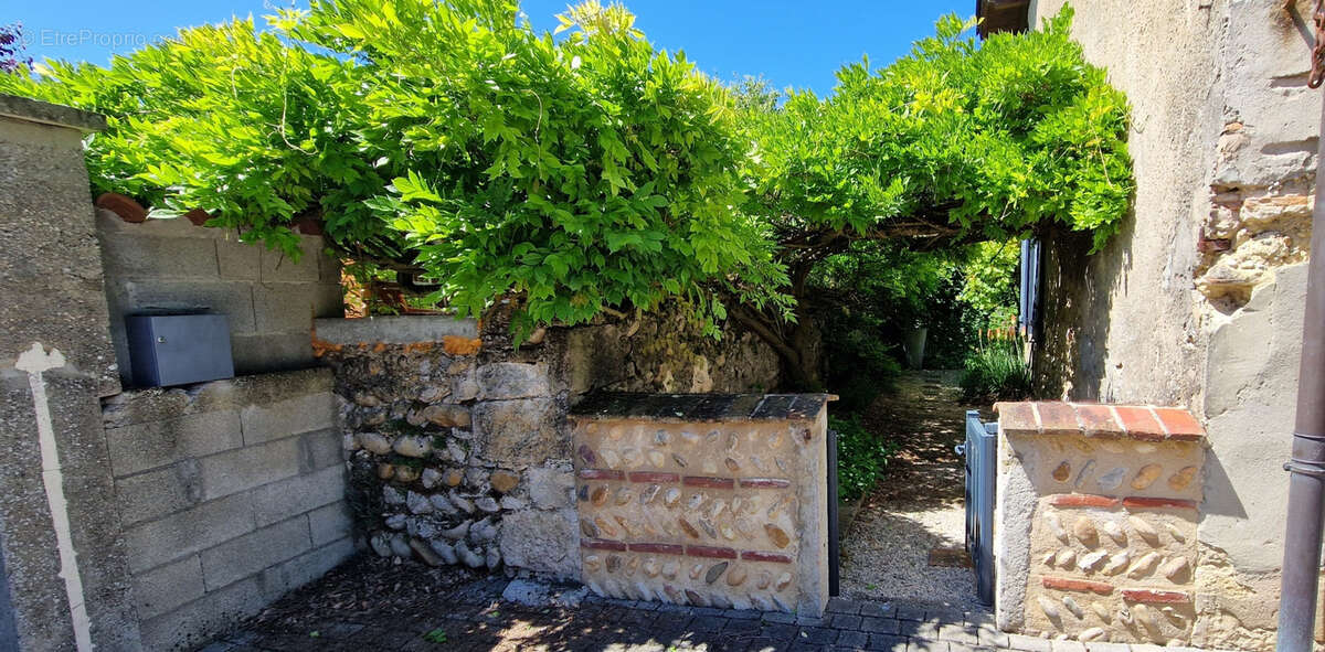 Maison à CHAZEY-SUR-AIN